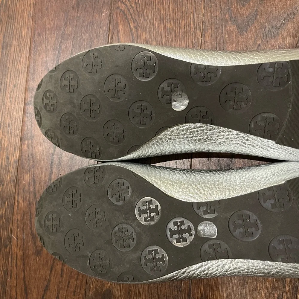 🌟HOST PICK🌟Tory Burch Silver Ballet Flats - Picture 3 of 12